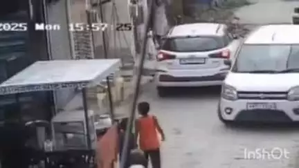 पलवल: पलवल में मार्केट कमेटी का रिकॉर्डर रिश्वत लेते गिरफ्तार, दुकान ट्रांसफर के लिए ₹1.30 लाख की डिमांड पर एसीबी ने दबोचा