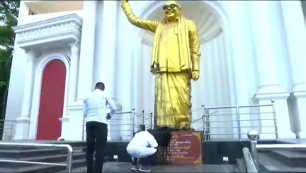 சேலம்: கலைஞர் சிலை மீது கருப்பு பெயிண்ட் ஊற்றிய மர்ம நபர்கள், அண்ணா பூங்கா பகுதியில் குவிந்த திமுகவினர்