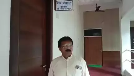 बागेश्वर धाम में टीन व दीवार गिरने से हुई मौतों एवं घायलों को मुआवजा दिया जाए तथा संचालकों पर  मुकदमा हो।