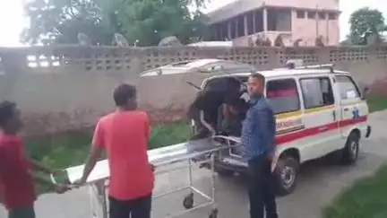 हाथरस: गांव खरगू में छज्जा गिरने से घायल महिला की जिला अस्पताल से रेफर होने के बाद आगरा ले जाते समय हुई मौत
