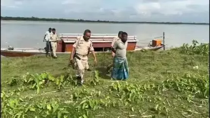 ধুবুৰী ভাগ: গোলকগঞ্জত এজন সৰবৰাহকাৰী সহ জব্দ ৮ টা চোৰাং গৰু