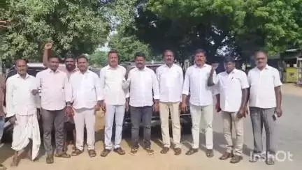 బాల్కొండ: హైదరాబాద్ ఇందిర పార్కు వద్ద బీసీ ప్రజా ప్రతినిధుల ఫోరం ఆధ్వర్యంలో జరిగే మహాధర్నా కార్యక్రమానికి బయల్దేరిన బీసీ నాయకులు