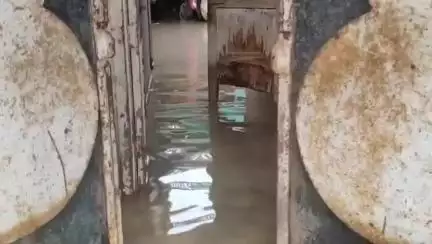 ਫਾਜ਼ਿਲਕਾ: ਫ਼ਾਜ਼ਿਲਕਾ ਵਿੱਚ ਲੋਕਾਂ ਦੇ ਘਰਾਂ ਚ ਦਾਖਿਲ ਹੋਇਆ ਬਰਸਾਤੀ ਪਾਣੀ, ਲੋਕਾਂ ਨੇ ਨਿਕਾਸੀ ਦੀ ਕੀਤੀ ਮੰਗ #jansamasya