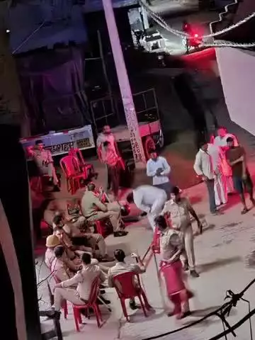 बुलंदशहर: गांव सराय छबीला में बिजली गुल होने को लेकर मामूली कहासुनी के बाद दो समुदायों के बीच जमकर मारपीट, तीन लोग हिरासत में