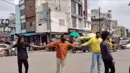 सिवनी: हिन्दू सेवा परिषद ने सिवनी नगर पालिका कार्यालय का घेराव किया, पुलिस ने शांत कराया