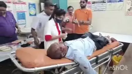 भोगनीपुर: हंसेमऊ के निकट अज्ञात वाहन की टक्कर से बाइक सवार दो युवक घायल, एक को मेडिकल कॉलेज किया गया रेफर