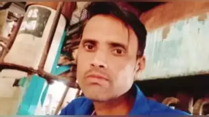 बदायूं: बहन के घर से 13वीं संस्कार से लौट रहे बाइक सवार युवक को गरूईया गांव के निकट लकड़ी से भरी ट्रैक्टर ट्राली ने मारी टक्कर