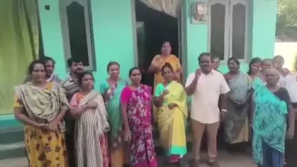 స్మార్ట్ మీటర్లు వద్దు, విద్యుత్ ఛార్జీలు తగ్గించాలని నిడదవోలులో నిరసన కార్యక్రమం
