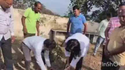 अमरावती: 'मिशन ग्रीन अमरावती'अंतर्गत मनपा आयुक्त सौम्या शर्मा चांडक यांनी महानगरपालिका क्षेत्रात केले वृक्षारोपण