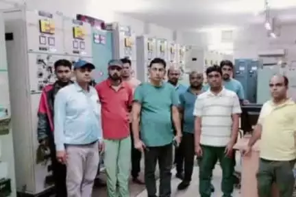नामकुम: नामकुम बिजली ऑफिस में हथियारबंद अपराधियों का धावा, स्टाफ को 3 घंटे बंधक बनाया