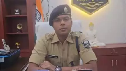 कटिहार: समाहरणालय में एसपी ने पदभार ग्रहण किया, अपराध पर अंकुश लगाना पहली प्राथमिकता