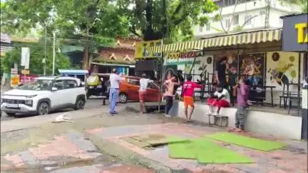 ചാവക്കാട്: ഗുരുവായൂർ മമ്മിയൂരിൽ കാറിടിച്ച് ക്ഷേത്ര ദർശനത്തിനെത്തിയ രണ്ടു പേർക്ക് പരിക്ക്