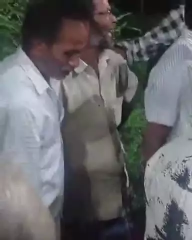 कोचाधामन: सतभिट्ठा नेपाली टोला में काम के दौरान छज्जा और बीम गिरने से निवासी की मौत