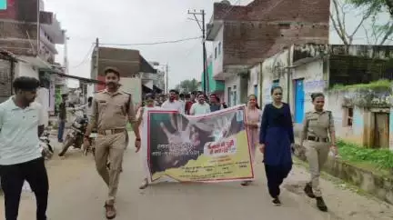 निवाड़ी: टेहरका थाना प्रभारी गौरव राजौरिया ने जन जागरूकता रैली निकालकर लोगों को नशे से दूर रहने के लिए किया जागरूक