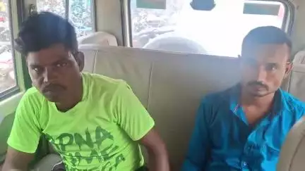 उदवंत नगर: नवादा वेन गांव से पुलिस ने गुप्त सूचना के आधार पर शराब पीते दो शराबियों को किया गिरफ्तार, शराबबंदी हुई हवा-हवाई