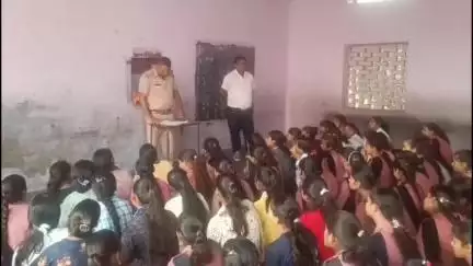 भुसावर: भुसावर के निजी स्कूल में आपरेशन जागृति कार्यक्रम के तहत ASI ने विद्यार्थियों को पोक्सो और अन्य अपराधों के बारे में कराया जागरूक