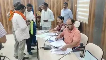 बडोनी: न्यू कलेक्ट्रेट कार्यालय में जनसुनवाई का आयोजन, नवागंतुक कलेक्टर ने सुनीं लोगों की समस्याएं