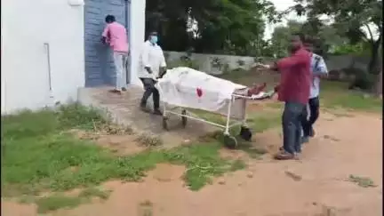 పెద్దపల్లి: పంచాయతీలో కత్తులతో దాడి ఇద్దరు మృతి