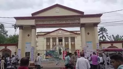 ବାଲେଶ୍ବର ମ୍ୟୁନିସିପାଲଟି: ଫକୀରମୋହନ କଲେଜ ଗେଟ ସମ୍ମୁଖରେ ଏଆଇଡିଏସଓ ପକ୍ଷରୁ ସୌମ୍ୟାଶ୍ରୀଙ୍କ ବିୟୋଗରେ ଦିଆଗଲା ଶ୍ରଦ୍ଧାଞ୍ଜଳି