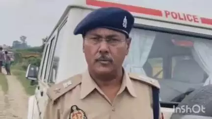 फर्रुखाबाद: थाना मऊदरवाजा क्षेत्र में युवक की फांसी लगाकर आत्महत्या के मामले में ASP का बयान, दो सिपाही हुए लाइन हाजिर