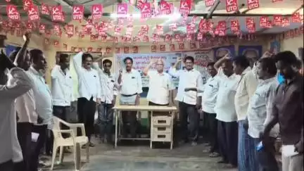 భీమవరం: ప్రజలపై భారాలు వేసే స్మార్ట్ మీటర్లు రద్దు చేయాలని ప్రజా సంఘాల ఐక్యవేదిక రౌండ్ టేబుల్ సమావేశం