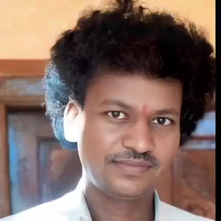 ಶಹಾಪುರ: ದೋರನಹಳ್ಳಿ  ಗ್ರಾಮದಲ್ಲಿ ಸಾಲಬಾಧೆಯಿಂದ ರೈತ ಬನ್ನಪ್ಪ ಸಜ್ಜನ್ ನೇಣು ಬಿಗಿದುಕೊಂಡು ಆತ್ಮಹತ್ಯೆ