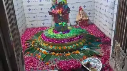 चित्तौड़गढ़: सावन को लेकर प्राचीन संगम महादेव मंदिर पर विशेष अभिषेक में पूजा-अर्चना का आयोजन हुआ