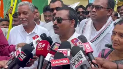 ମାଲକାନଗିରି: FM କଲେଜ ଛାତ୍ରୀ ଆତ୍ମାହୁତି ଘଟଣାରେ ଜିଲ୍ଲା କଂଗ୍ରେସ ତରଫରୁ ବିକ୍ଷୋଭ ପ୍ରଦର୍ଶନ, ପ୍ରତିକ୍ରିୟା ରଖିଲେ ଜିଲ୍ଲା ସଭାପତି