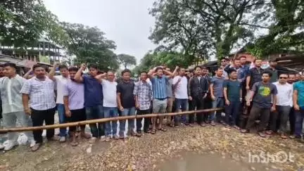 ধেমাজি: জোনাইত অনিৰ্দিষ্টকালীন পথ অৱৰোধ,কৰি উত্তাল প্ৰতিবাদ