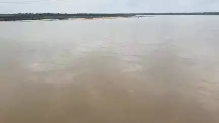 গোপীবল্লভপুর ১: ফের ঝাড়খন্ডের গালুডী ব্যারেজ থেকে ১ লক্ষ ২৮ হাজার ৮৯০ কিউসেক জল ছাড়ায় বাড়ল গোপীবল্লভপুরের সুর্বণরেখা নদীর জলস্তর