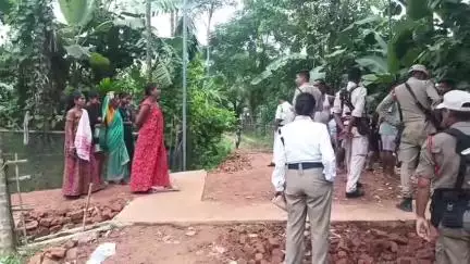 বইটামাৰী: যঁমজ সন্তান বিক্ৰী কৰা ঘটনা তদন্ত কৰিবলৈ বঙাইগাঁও আৰক্ষীয়ে ঘিলাগুৰীত প্ৰণৱ দাস আৰু বুদো বালা দাসৰ ঘৰত অভিযান