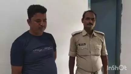 मधेपुरा: भदौल गांव से पुलिस ने गौतम कुमार को शराब पीने के जुर्म में गिरफ्तार किया