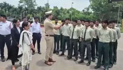 मोरनी: डीएलएसए पंचकूला ने यातायात पुलिस के सहयोग से "सड़क नियम, जीवन के साधन" अभियान शुरू किया और सुश्री अपर्णा भारद्वाज ने मॉक