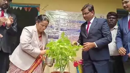 ಶೋರಾಪುರ: ನಗರದಲ್ಲಿ ವಿಶ್ವ ಬಾಲಕಾರ್ಮಿಕ ವಿರೋಧಿ ದಿನಾಚರಣೆ ಕುರಿತು ಕಾನೂನು ಅರಿವು ನೆರವು ಕಾರ್ಯಕ್ರಮ,ನ್ಯಾಯಾಧೀಶರಾದ ಯಮನಪ್ಪ ಬಮ್ಮಣಗಿ ಉದ್ಘಾಟನೆ