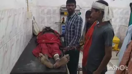 मधेपुरा: पुरानी बस स्टैंड के पास गुमटी ढाला के नीचे शिव मंदिर के पास सड़क दुर्घटना में दूरियां देवी हुईं जख्मी
