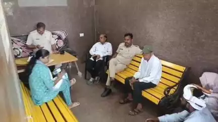 डूंगरपुर: बिछीवाड़ा थाना क्षेत्र के संचिया गांव में एक विवाहिता का शव घर में साड़ी के फंदे से लटका मिला, जांच में जुटी पुलिस