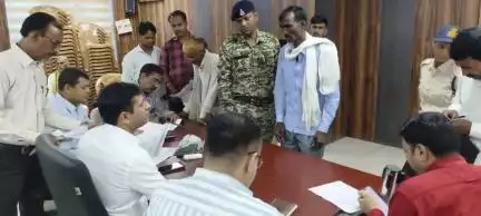 दतिया नगर: न्यू कलेक्ट्रेट में जनसुनवाई का हुआ आयोजन, कलेक्टर ने लगभग 125 आवेदनों पर की सुनवाई