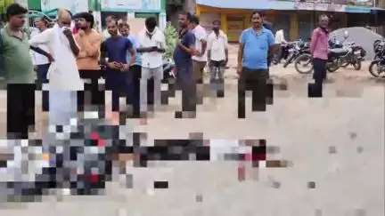 टेहरोली: बमनुआ में ट्रक ने बाइक सवार युवक को मारी जोरदार टक्कर, मौके पर हुई मौत