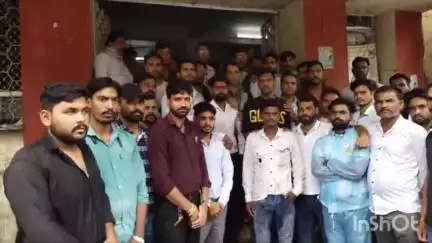 सिरोंज: हरदा में हुई घटना के विरोध में करनी सेना ने तहसीलदार को ज्ञापन सौंपा, कार्रवाई की मांग की