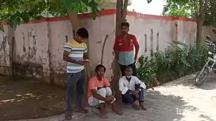 कैसरगंज: वेराकाजी गांव में घर के विवाद के बाद युवती ने लगाई फांसी, जांच पड़ताल में जुटी पुलिस