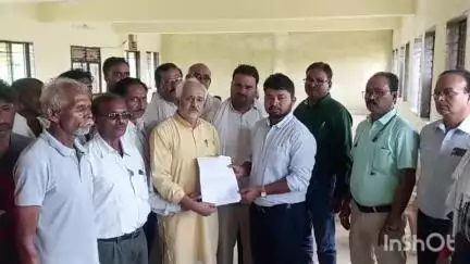 अजयगढ़: अजयगढ़ में स्मार्ट मीटर के खिलाफ जनाक्रोश समाजसेवियों ने SDM को सौंपा ज्ञापन, 
मनमाने बिलों पर लगाम की मांग
#जनसमस्या