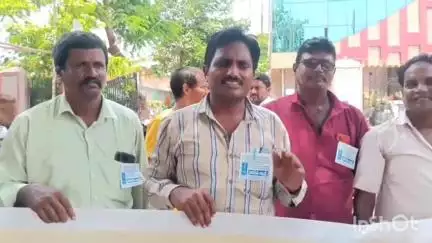 మున్సిపల్ ఇంజనీరింగ్ & నాన్ పిహెచ్ కార్మికులకు బేసిక్ వేతనం 21,000 ఇవ్వాలి యూనియన్ నాయకులు జగన్మోహన్రావు