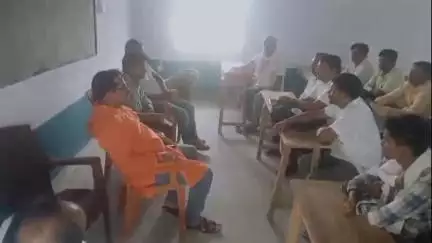 सिसवन: सिसवन के अंचल अधिकारी ने की बैठक