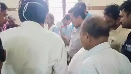 పాడేరులో సదరం రి వెరిఫికేషన్ సెంటర్ ను ఆకస్మికంగా తనిఖీ చేసిన జిల్లా కలెక్టర్ దినేష్ కుమార్...