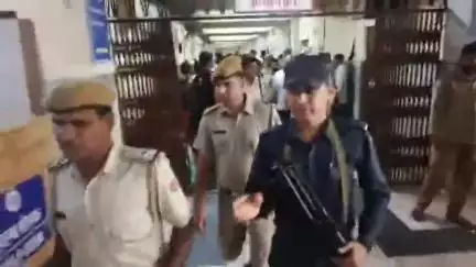 अजमेर: जिले की हाई सिक्योरिटी जेल से 2 हार्डकोर अपराधियों को मेडिकल चेकअप हेतु लाया गया जवाहरलाल नेहरू अस्पताल