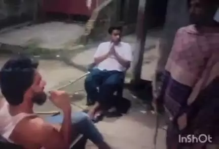 बेहट: आलमपुर में चोरों की दहशत से ग्रामीण रात भर हाथों में लाठी-डंडे लेकर कर रहे निगरानी
