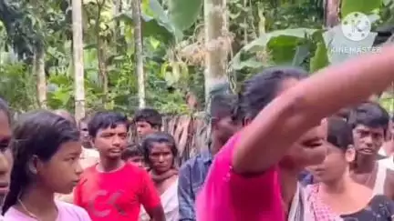 নগাঁও: কলিয়াবৰৰ লখনাবন্ধাত সীমা বিবাদৰ বাবে হত্যাকাণ্ডৰ ঘটনা, আজি মন্তব্য ৰাইজৰ, ঘটনা সন্দৰ্ভত আৰক্ষীয়ে আটক কৰিছে পাঁচজনক