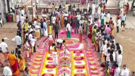 மேட்டுப்பாளையம்: தேக்கம்பட்டி வனபத்ரகாளியம்மன் கோவில் குண்டம் கண் திறப்பு நிகழ்ச்சி நடைபெற்றது