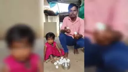 అసిఫాబాద్: జైత్పూర్ అంగన్వాడి కేంద్రంలో నాసిరకం గుడ్లు ఇచ్చారని స్థానికులు ఆరోపణ