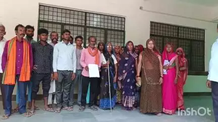 जलालाबाद: जिगनेरा गांव में विकास कार्यों की अनदेखी, ग्रामीणों ने एसडीएम को सौंपा ज्ञापन, प्रधान पर लगाए गंभीर आरोप